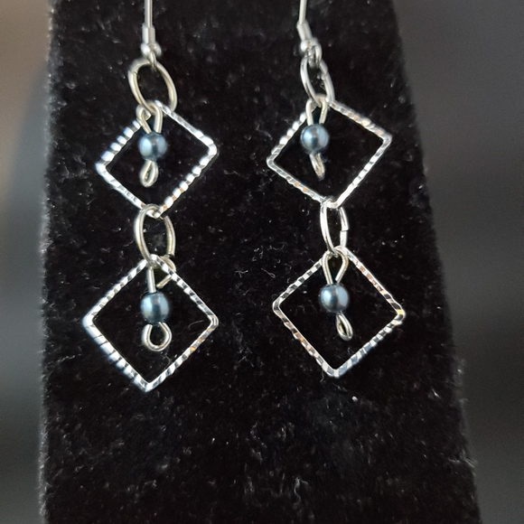 Hand made Earrings - Picture 2 of 3